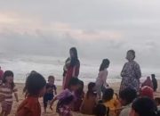 Hanyut Terbawa Ombak, Warga Pekon Gedung Cahaya Kuningan Pesisir Barat Hingga Kini Belum Ditemukan