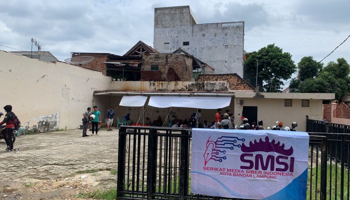SMSI Bandar Lampung, FRRL dan Pecinta Alam Lampung Kolaborasi Buka Dapur Umum Korban Banjir