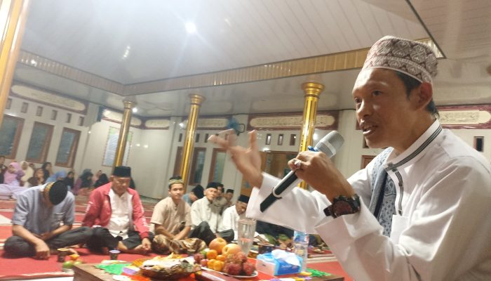 Ustadz Ghufron Sholat Adalah Kebutuhan Rohani, Dalam Acara Isra Miraj di Sukamenanti