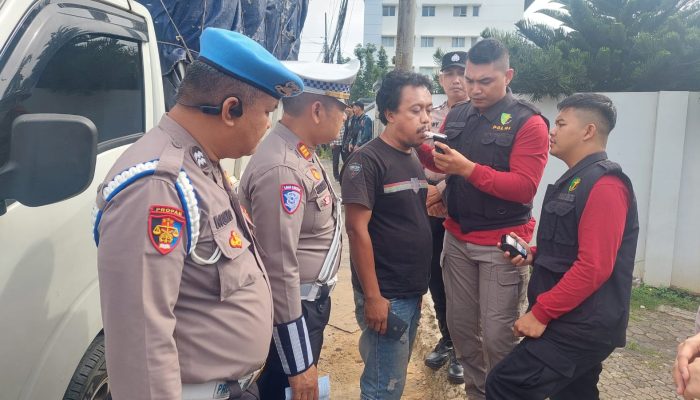 Awas!! Para Supir Angkutan Umum Cek Kesehatan dan Bebas Alkohol Oleh Tim Polda Lampung