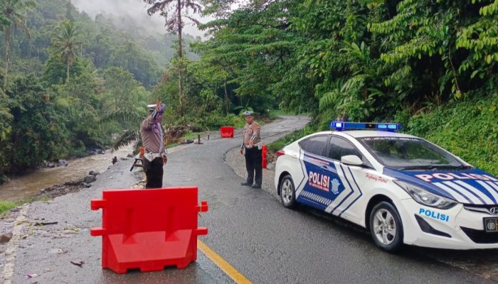 Sempat Macet Jalur Lintas Liwa-Krui Akibat Supir Fuso Nekat Melintas, Kini Normal Kembali