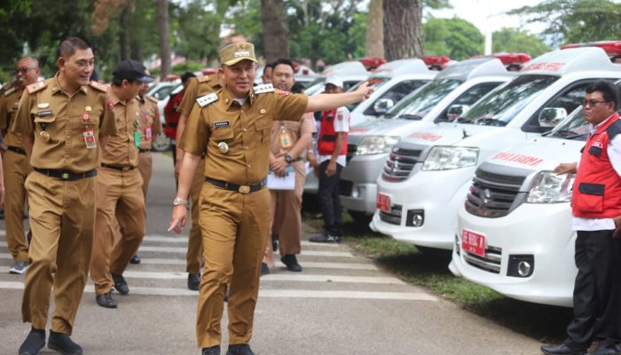 Puluhan Ambulance Dicek Bupati Parosil Jelang Arus Mudik Lebaran
