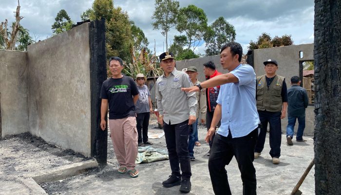 Bupati Parosil Kunjungi Sohibul Musibah di Pekon Sukabumi Batubrak, Apresiasi Karang Taruna