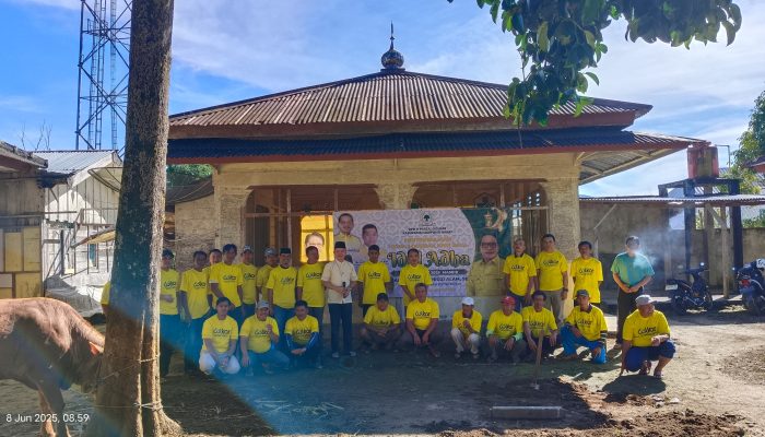 DPD Partai Golkar Lampung Barat Sembelih Qurban Sapi