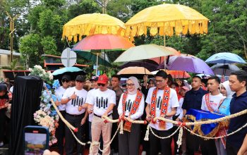 Resmikan Pasar Tematik Parosil Minta Dukungan Infrastruktur Kepada Pemerintah Provinsi