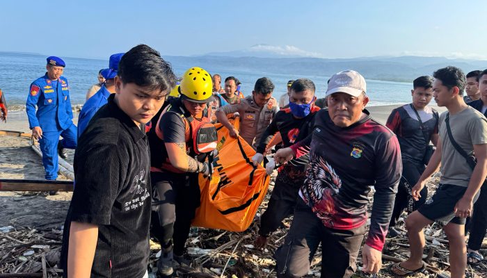 Anggota Polres Pesisir Barat Yang Terseret Ombak Ditemukan 2 Mil Dari Pelabuhan Kualasetabas