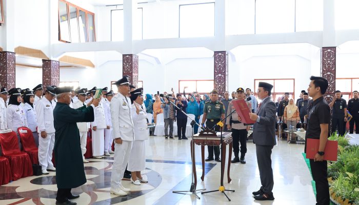 Dilantik, 60 Peratin Diperpanjang Masa Jabatannya. Parosil: Prioritaskan Pembangunan Jalan