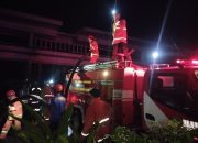 Banjir Rendam Area Parkir Pemkab Pesisir Barat, Sejumlah Mobil Terendam dan Motor Terseret Derasnya Air