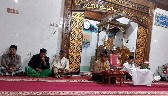 Kenang Kelahiran Rosulullah, Ratusan Jamah Masjid Al-Iman Sukamenanti Pasar Liwa Gelar Peringatan Maulid Nabi
