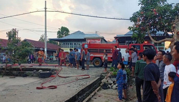 Korsleting KWH Listrik, Rumah Warga Pekon Canggu Nyaris Terbakar