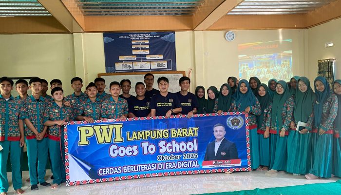 PWI Lampung Barat Adakan Program Goes To School di Tiga Sekolah, Berakhir di MAN 1 Liwa