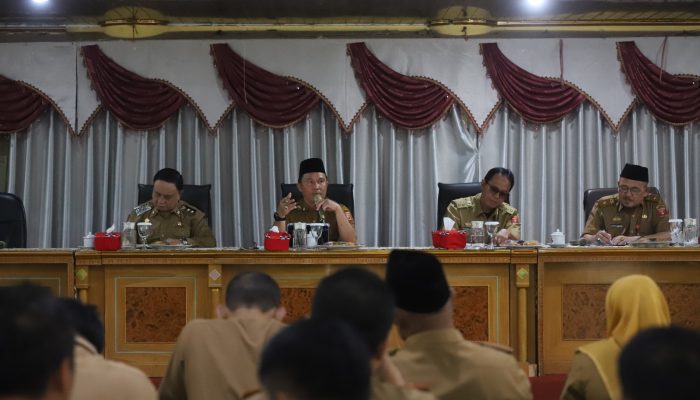 Bupati Lambar Parosil Mabsus Minta Satgas MBG dan KMP Sampaikan Progres Pekerjaan Saat Ini