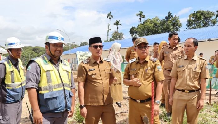 Bupati Dedi Irawan Tinjau Pembangunan Jalan Menuju Rumah Sakit KH. Muhammad Thohir