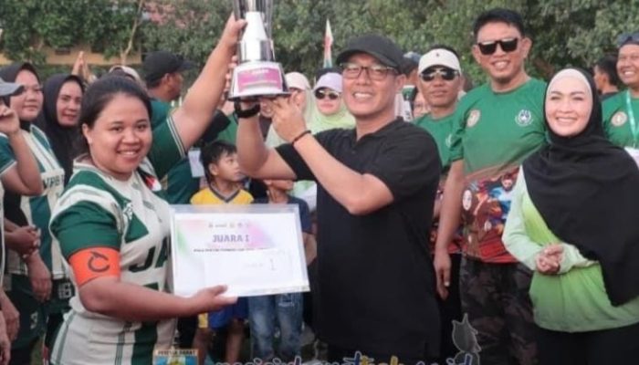 Dedi Irawan Tutup Turnamen Persatuan Wanita OSI Cup Pesisir Barat