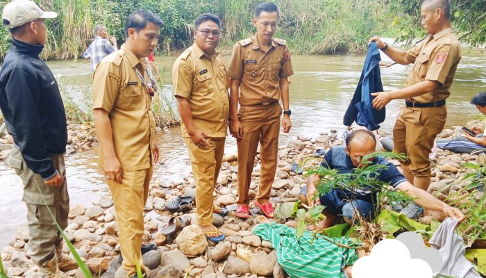 Naas!! Mandi di Sungai Way Semangka Pekon Kenali Dua Bocah Hanyut