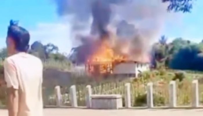 Sijago Merah Mengamuk di Pekon Sebarus, Satu Rumah Milik Warga Ludes Terbakar