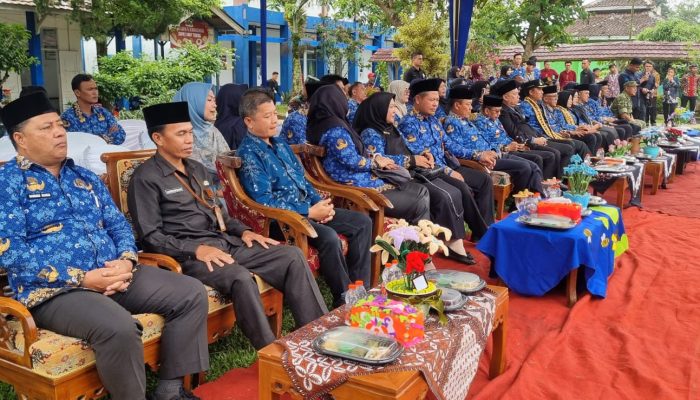 Pelepasan Siswa SMPN 1 Way Tenong, Perkuat Karakter dan Akhlak
