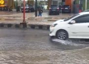 Jalan Raden Intan Balikbukit Selalu Banjir, DLH dan BPBD Saling Lempar Tanggung Jawab