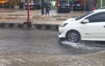 Jalan Raden Intan Balikbukit Selalu Banjir, DLH dan BPBD Saling Lempar Tanggung Jawab