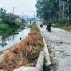 Jalur Dua Jalan Tugu Tani Sukau Digenangi Air Hingga Mengendap, Sampai Saat Ini Belum Ada Tindakan Pemkab Lambar