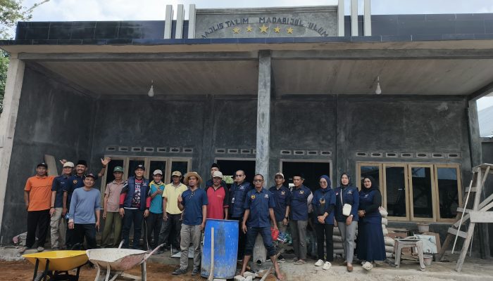 Pasca Kebakaran Pondok Pesantren Sunan Bonang, Partai NasDem Lampung Barat Berikan Batuan