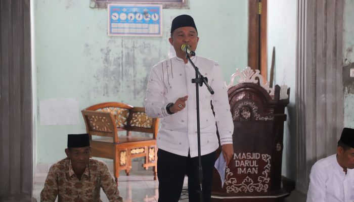 Program Listrik Desa 65 Kepala Keluarga Nikmati Penerangan di Pekon Suka Makmur