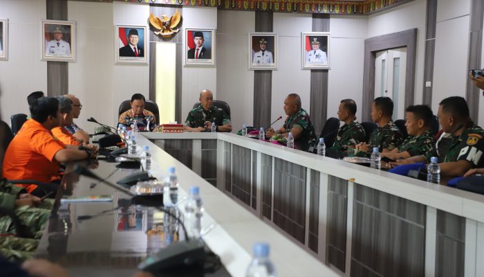 Atasi Kebakaran Musim Kemarau, Kodim 0422/Lampung Barat dan Tim Korhutla Mabes TNI Audensi dengan Pemkab
