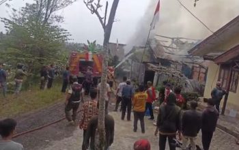 Korslering Listrik Rumah di Taman Indah Pekon Kubuperahu Dilalap Sijago Merah