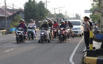 Kapolres Lampung Barat Pimpin Pam Rawan Pagi di Kota Liwa