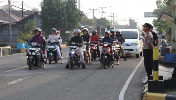 Kapolres Lampung Barat Pimpin Pam Rawan Pagi di Kota Liwa