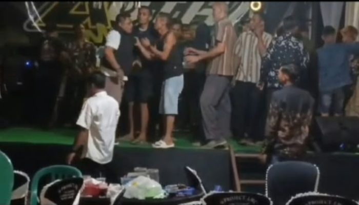 Ribut Dipanggung Hajatan Kru Musik Dipukul, Anggota DPRD Lambar Prayitno Beri Komentar
