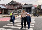 Tingkatkan Pelayanan Pagi Hari, Wakapolres Lampung Barat Pimpin dan Tinjau Langsung Pengamanan Rawan Pagi di MTsN 1 Liwa