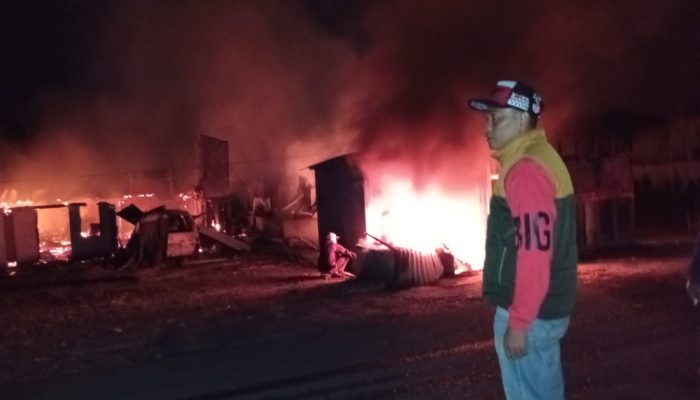 Lima Rumah Ludes Terbakar di Sukau Lampung Barat, Kerugian Capai Rp1,85 Milliar